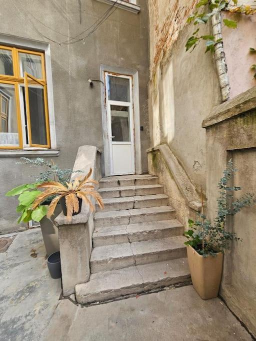 Heart Of City Center 4Br 2Bath 10 Pers Bukarest Exterior foto