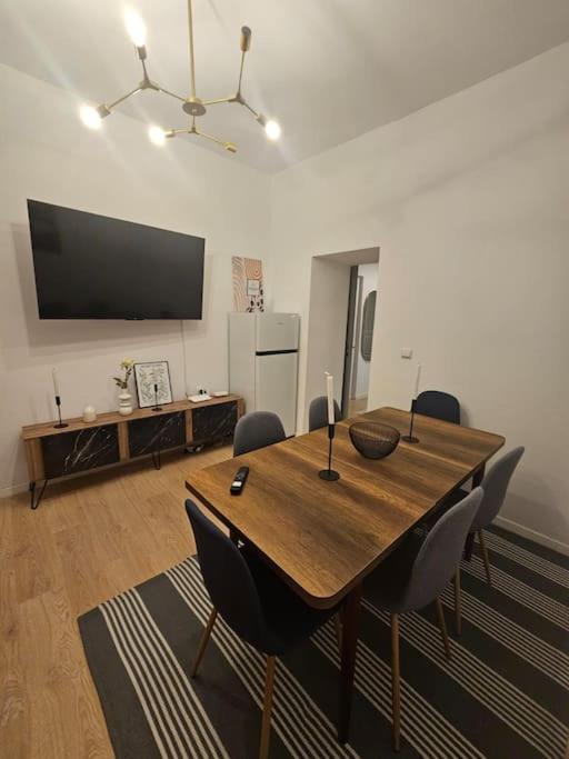 Heart Of City Center 4Br 2Bath 10 Pers Bukarest Exterior foto